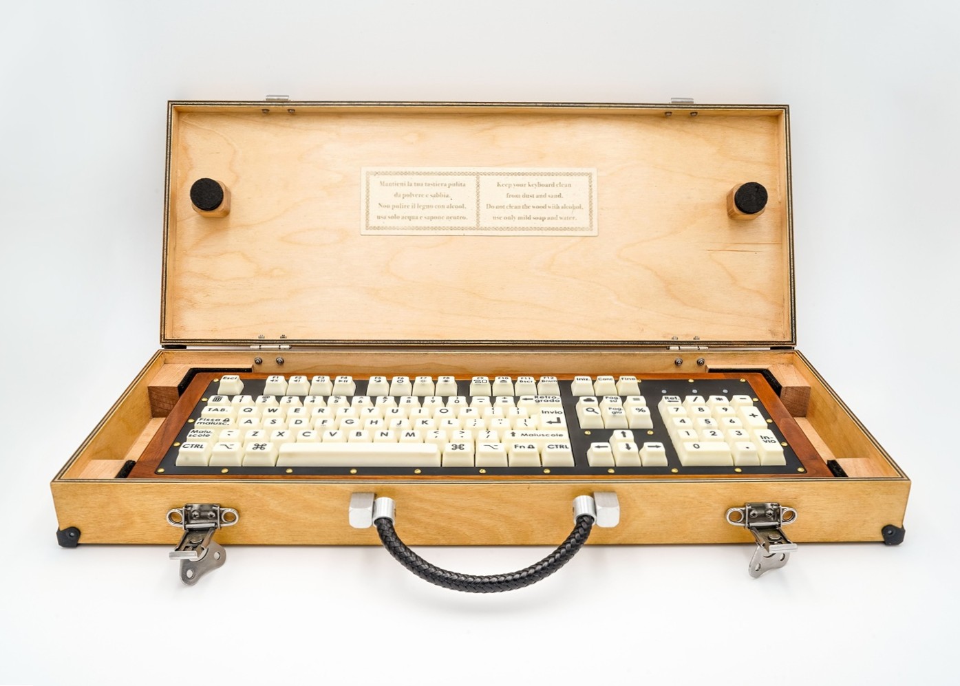 Vescovo Handcrafted Mechanical Keyboard in Wood Case