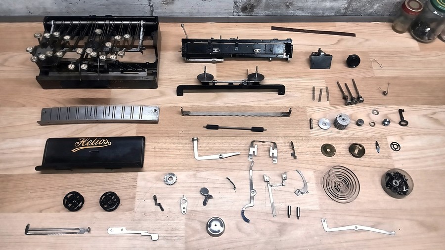 Helios typewriter in restoration